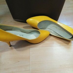 Heels/Pumps Dark Yellow
